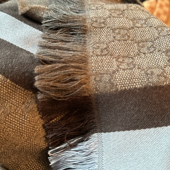 Gucci scarf - Gray with Brown and Baby Blue stripe - Picture 5 of 5